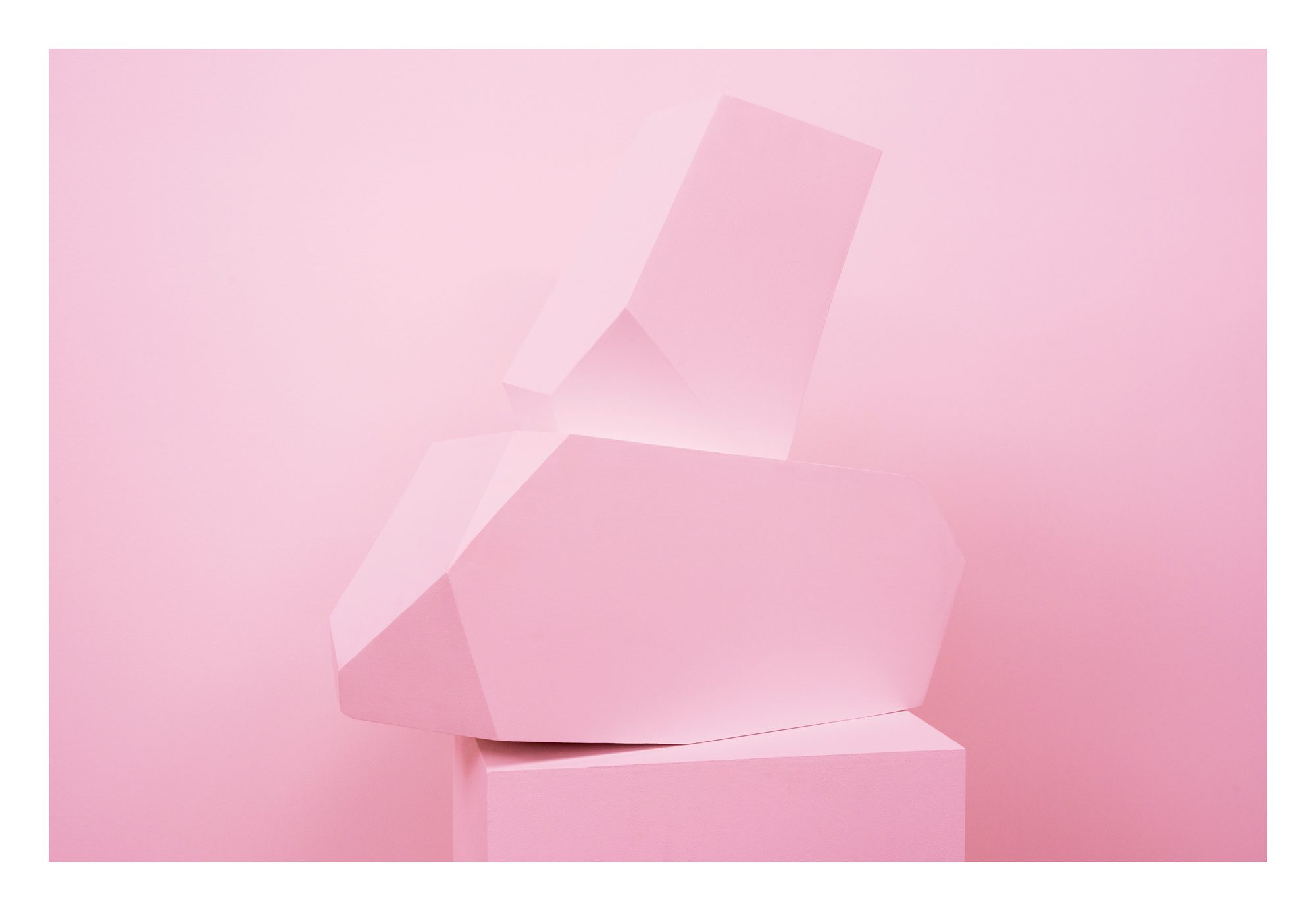 Les mêmes volumes teintés rose