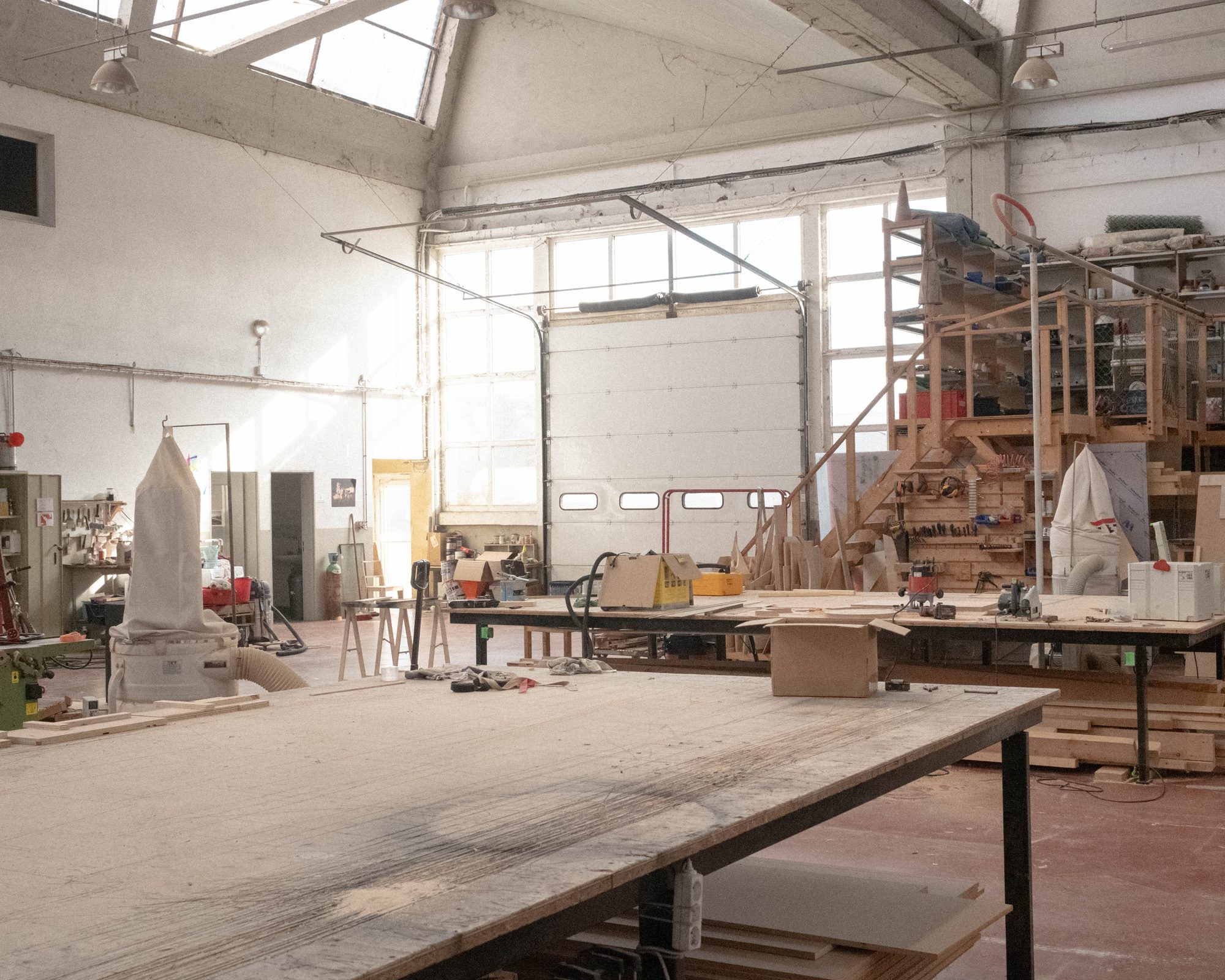 Vue d’ensemble de l’atelier sous la verrière